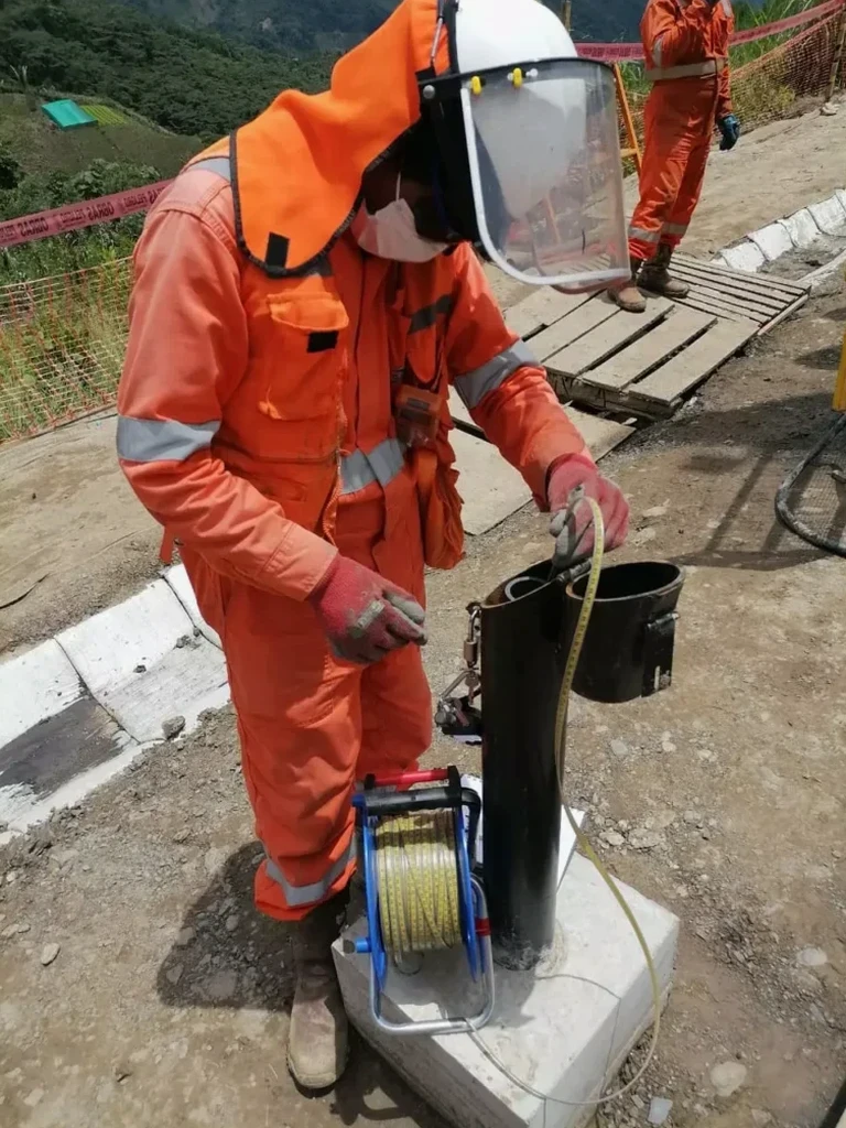 Ensayo CPT en Los Andes: Perfiles de Suelo Precisos para Proyectos Andinos